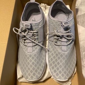 Grey Nike Juvenate